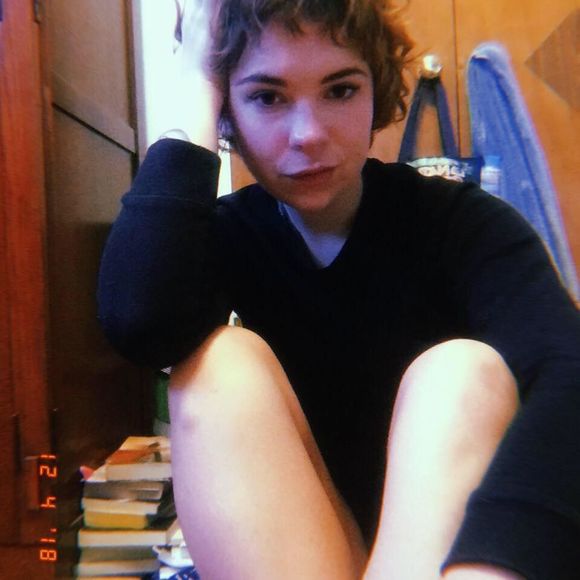 Meet your Posher, Annaliese - Picture 1 of 1